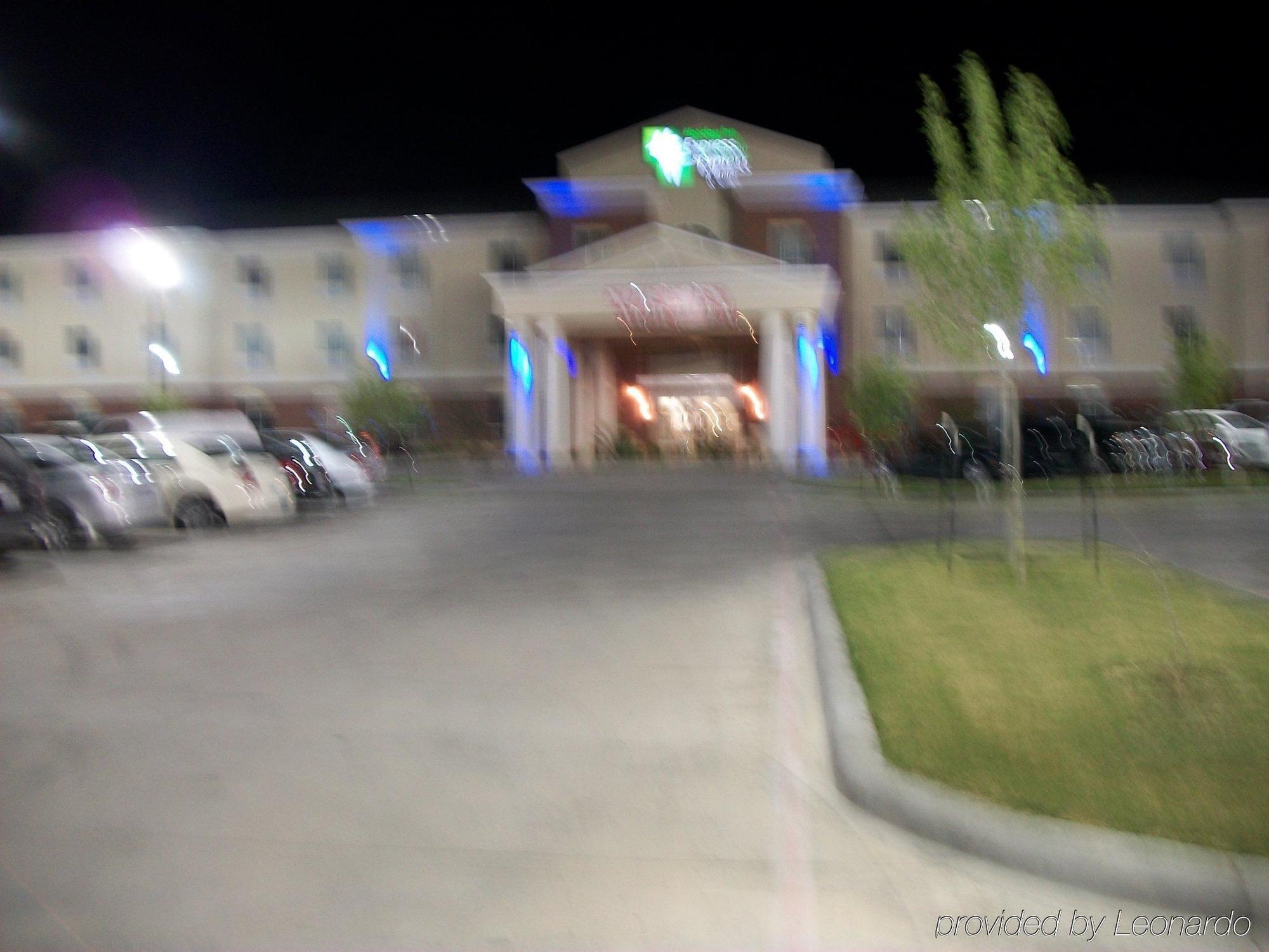 Holiday Inn Express Hotel And Suites Fort Stockton By Ihg Exterior photo